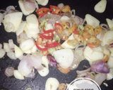 Foto langkah ke 3 dari resep Semur Sosis Pedas.