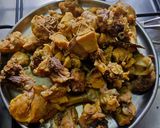 A picture of step 4 of Sukha Chicken and chicken curry(tambda rassa, Maharashtra lunch).