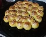 صورة لخطوة 3 من وصفة خلية النحل بحشوة التمر😋😋😋