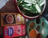 A picture of step 1 of Spicy bhindi masala.
