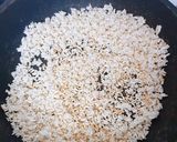 Hình bước làm 2 của món Cháo nghệ rau củ (Emmy 10m+)