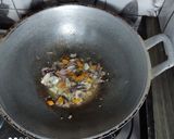 Foto langkah ke 4 dari resep Tumis kecambah mix ikan asin peda.