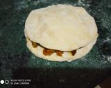 A picture of step 3 of Soya Granuals with Peas Parantha.