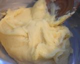 A picture of step 4 of Cream Puffs.