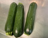 Une image de l'étape 1 de Courgettes croustillantes aux épices et parmesan.