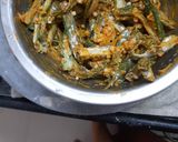 क्रिस्पी भेंडी (Crispy Bhendi Recipe In Marathi) रेसिपी स्टेप 2 फोटो 