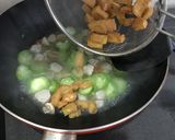 Foto langkah ke 2 dari resep Tumis oyong bakso ikan gurih #homemadebylita.