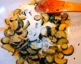 Tejszínes cukkini spagetti tésztával recept fázis 3 fotója