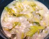 Hình bước làm 3 của món Canh dưa cải chua nấu đậu phộng rau thì là