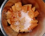 A picture of step 3 of Papaya shake.
