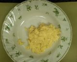 A picture of step 3 of Fried Eggs and Green Chives.