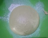 Foto langkah ke 7 dari resep Pizza sosis mozzarella.