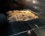 Sütőben sült hagymás krumpli sok sajttal: krémes és pikáns recept fázis 9 fotója