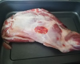 Foto del paso 2 de la receta: Paletilla de cordero al horno