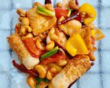 รูปขั้นตอนการทำที่ 2 ของ ชิชิมารุเริงร่า 🐶/ ชิกุวะผัดเม็ดมะม่วง 🇯🇵 🇹🇭 / Cashew nuts with chikuwa and fried tofu skin 🇯🇵 🇹🇭