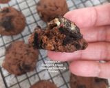 Foto langkah ke 6 dari resep Cookies & Cream Chocolate Sourdough Discard Cookies.