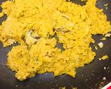 A picture of step 8 of Methi matar malai restaurant style.