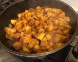 Une image de l'étape 10 de Pommes de terre sautées tomates, oignons et marinade.