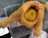 Foto del paso 1 de la receta: Pollo 🐣 al horno con patatas 🍟