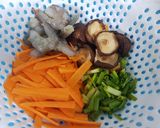 Hình bước làm 1 của món Miến Xào Tôm Nấm