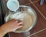 Foto del paso 3 de la receta: Bollitos rellenos de queso (con masa madre)