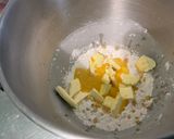 Une image de l'étape 5 de Pâte brisée à l'orange et pralines roses.