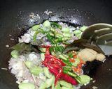 Foto langkah ke 4 dari resep Tumis Bunga Pepaya.