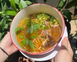 Hình bước làm 5 của món Bún bò Huế đơn giản nấu nhanh