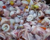 Foto langkah ke 3 dari resep Tumis cumi cabe bawang.