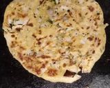 A picture of step 4 of Onion paratha.