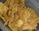Foto langkah ke 7 dari resep Keripik Bawang Renyah no Telur.