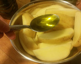 Foto del paso 1 de la receta: Patatas a lo pobre por San Valentín ❤️