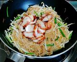 รูปขั้นตอนการทำที่ 10 ของ ผัดหมี่โบราณ