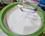 Foto langkah ke 5 dari resep Bolu Kukus Mekar Semangka.