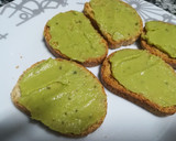 Foto del paso 2 de la receta: Aperitivo de guacamole y anchoas