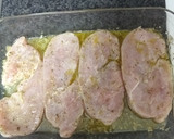 Foto del paso 3 de la receta: Pavo finas hierbas con ensalada dulce