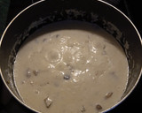 Foto del paso 6 de la receta: Dados de pollo con setas en salsa de nata y queso