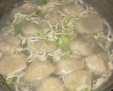 Foto langkah ke 3 dari resep Sop Bakso Tauge.