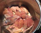 Hình bước làm 1 của món Cánh gà nấu canh ngô nấm