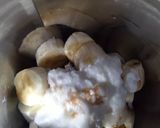 A picture of step 1 of Banana Smoothie.