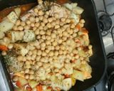 Foto del paso 9 de la receta: Atún rojo a la olla con papas y garbanzos!!
