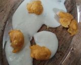 A picture of step 2 of Dahi phulki chana chaat.
