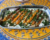 Une image de l'étape 15 de Carottes fanes confites au miel sauce ricotta, skyr et coriandre.