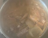 Foto del paso 2 de la receta: Fumet de colas de Gambones