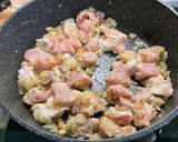 Une image de l'étape 15 de Poulet au lait de coco et poivrons.