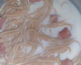 Foto del paso 3 de la receta: Pasta de leche con salchichas