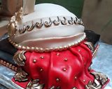 A picture of step 14 of Nikah Themed Cake.