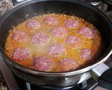 Foto del paso 15 de la receta: Keftas hamburguesadas con queso y salsa de carne picada y tomate