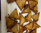 A picture of step 4 of Cheese samosa.