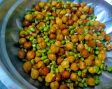 A picture of step 1 of Veggies and sprouts salad.